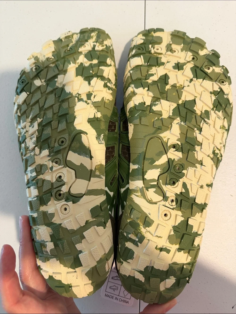 Army Green Men’s Water Shoes size 10